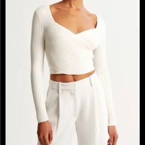 Abercrombie & Fitch Cream V-Neck Sweater with Ribbed Texture NWOT